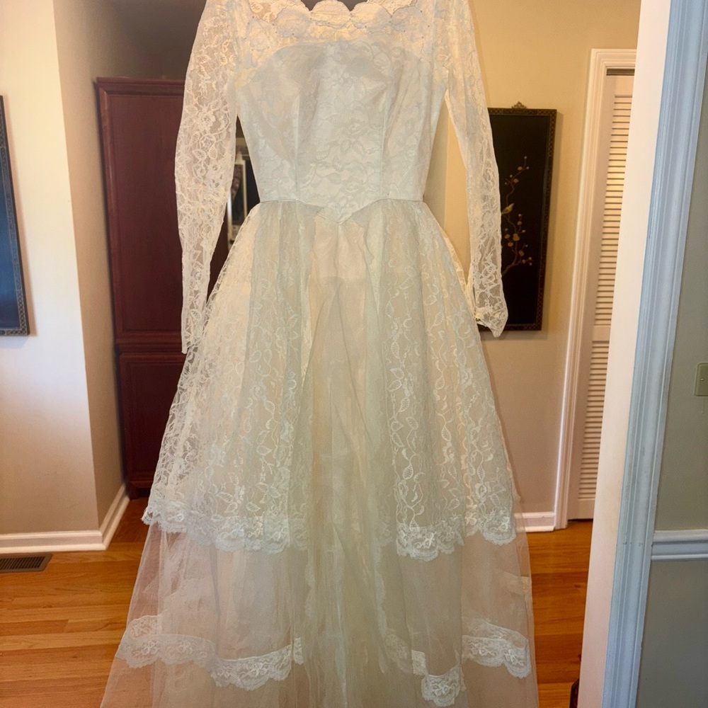 Vintage 1950s 1960s Lace Bridal Gown